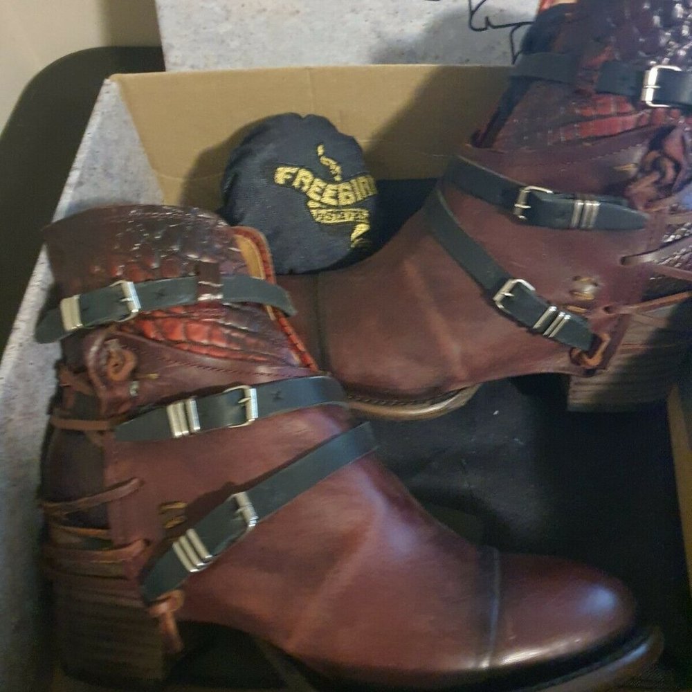 freebird by steven crue wine multi size 10